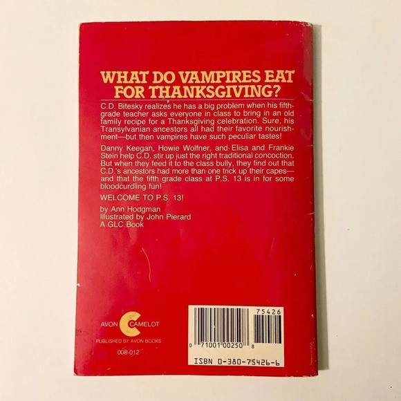 Vintage 1988  Theres a Batwing in My Lunchbox Ann Hodgman Avon Camelot Book - Picture 4 of 11